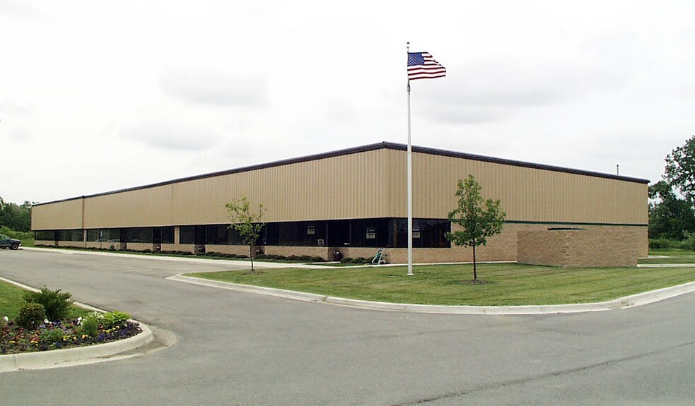 1300 Tefft Ct, Saline, MI à louer - Photo de l’immeuble – Image 2 sur 4
