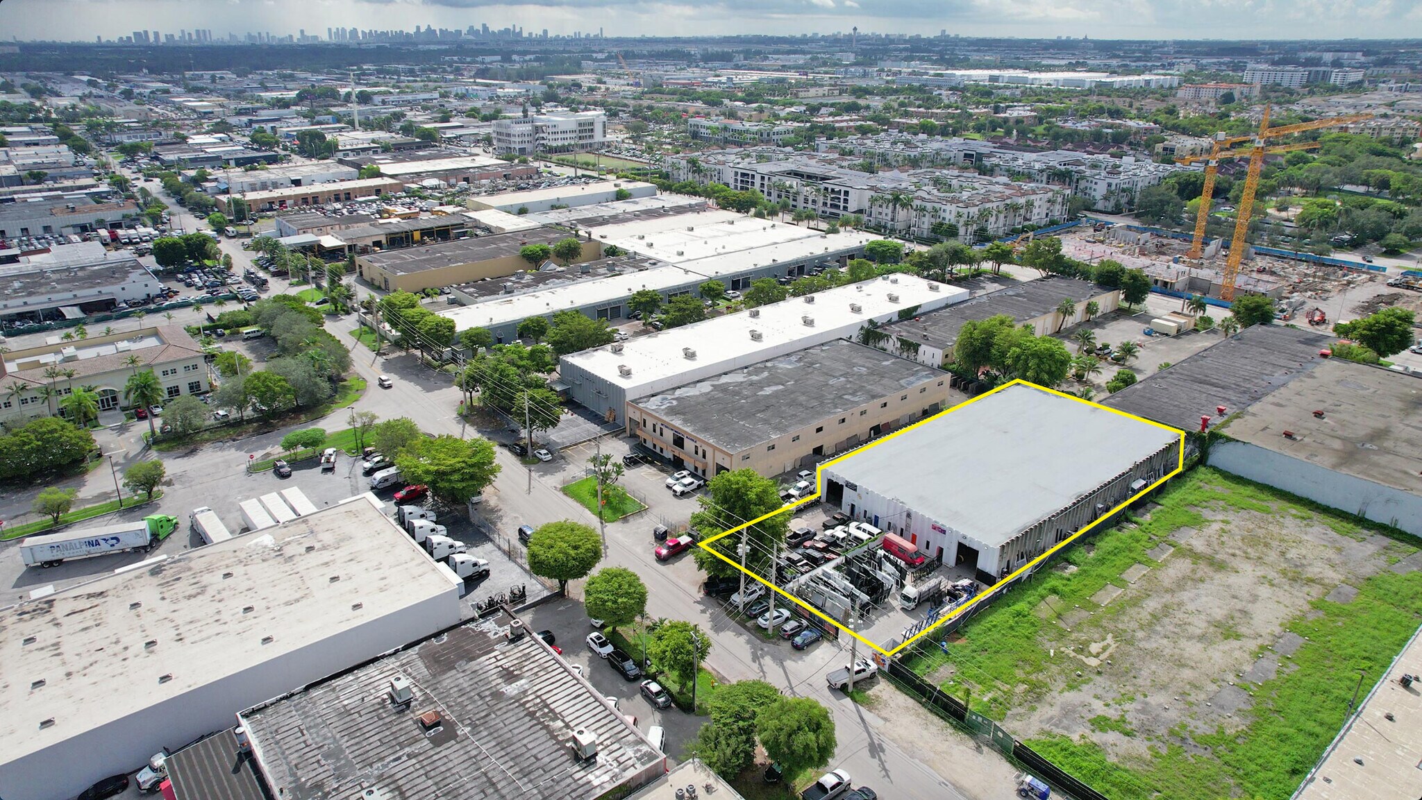 8230 NW 56th St, Doral, FL à vendre Aérien– Image 1 sur 15