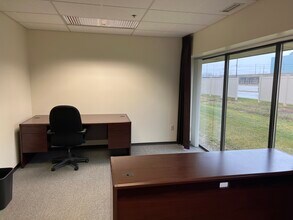 200 E Big Beaver Rd, Troy, MI à louer Photo intérieure– Image 1 sur 1