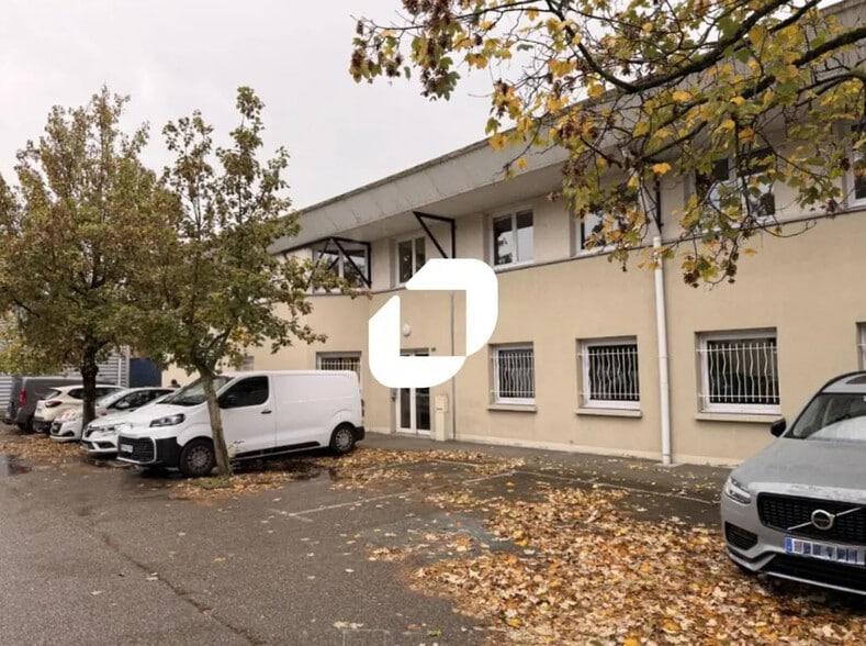 Bureau dans Eybens à louer - Photo de l’immeuble – Image 1 sur 6