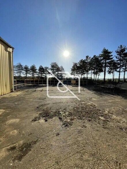 Terrain dans Thiverval-Grignon à vendre - Photo de l’immeuble – Image 3 sur 16