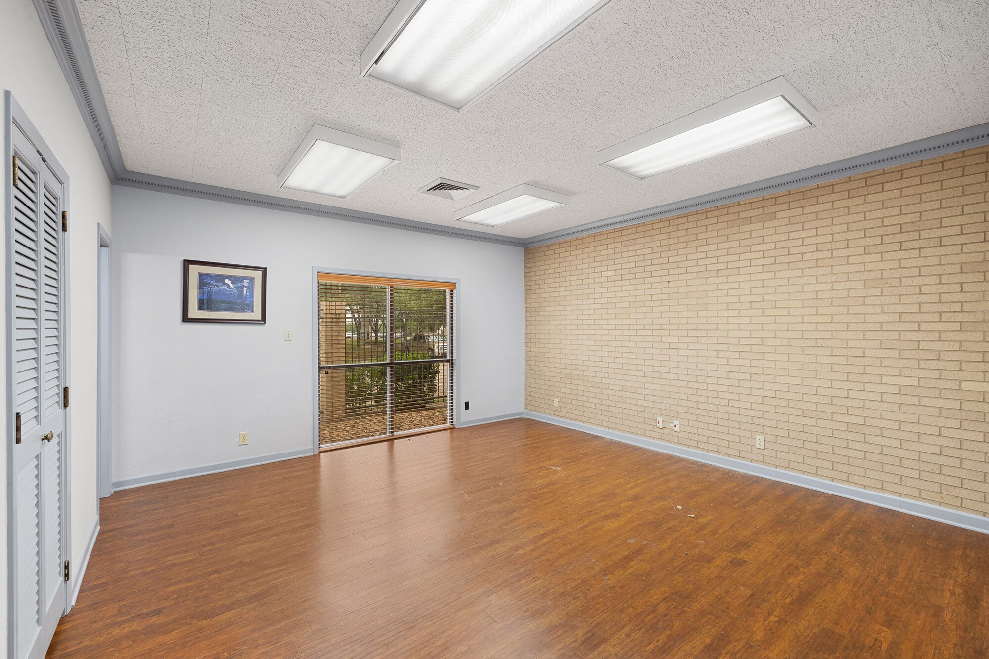 1215 E Villa Maria Rd, Bryan, TX à louer Photo intérieure– Image 1 sur 4