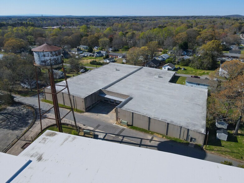 100 W Parkwood St, Stanley, NC à vendre - Photo de l’immeuble – Image 2 sur 13