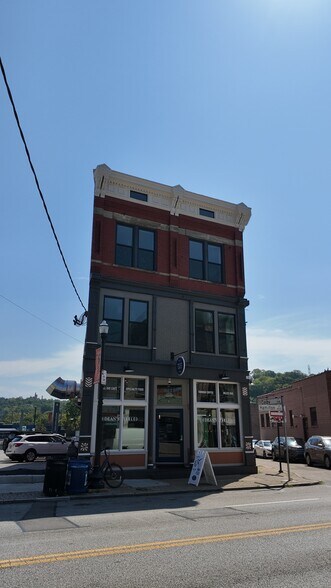 4024 Hamilton Ave, Cincinnati, OH à louer - Photo de l’immeuble – Image 2 sur 12