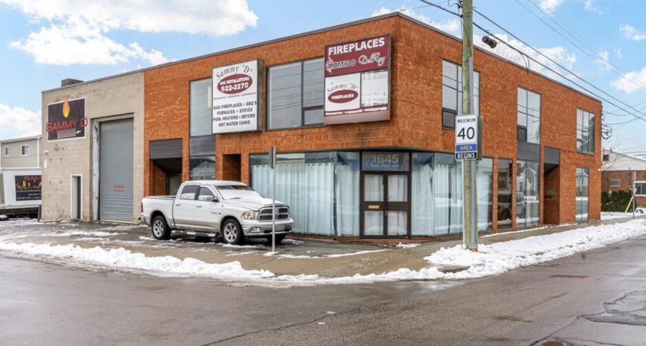 1645 Main St E, Hamilton, ON à vendre - Photo principale – Image 1 sur 1