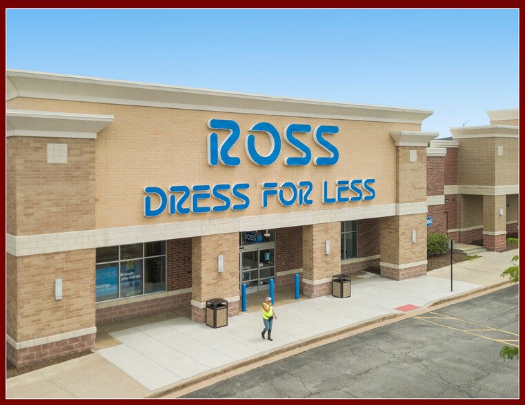 351-375 S Weber Rd, Romeoville, IL à vendre - Photo de l’immeuble – Image 2 sur 7