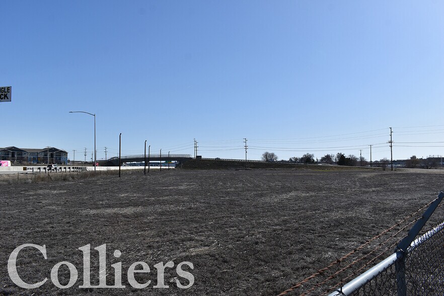 908 W Karcher Rd, Nampa, ID à louer - Photo de l’immeuble – Image 3 sur 6
