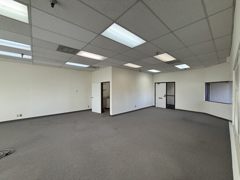 1111 Triton Dr, Foster City, CA à louer - Photo de l’immeuble – Image 3 sur 11