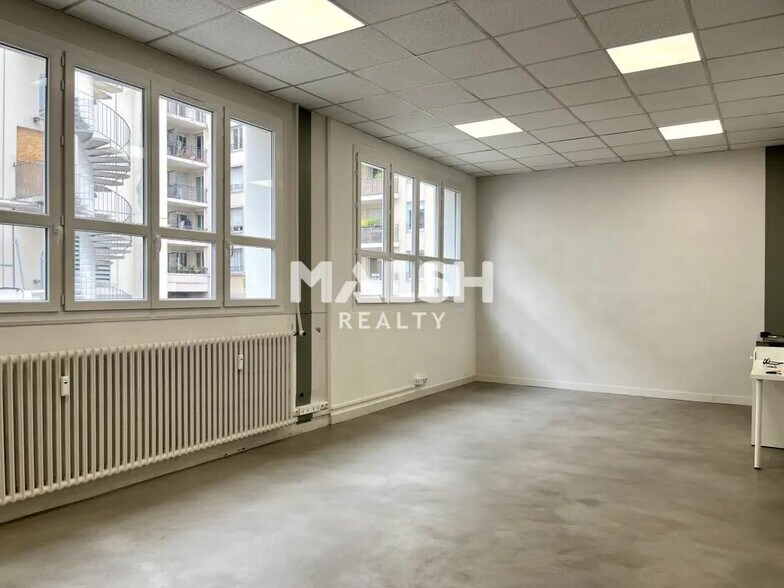 Bureau dans Lyon à vendre - Photo de l’immeuble – Image 2 sur 8
