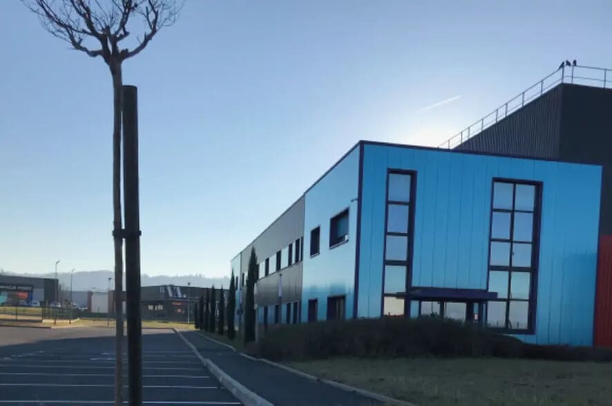 Local d’activités dans Brive-la-Gaillarde à louer - Photo de l’immeuble – Image 3 sur 4