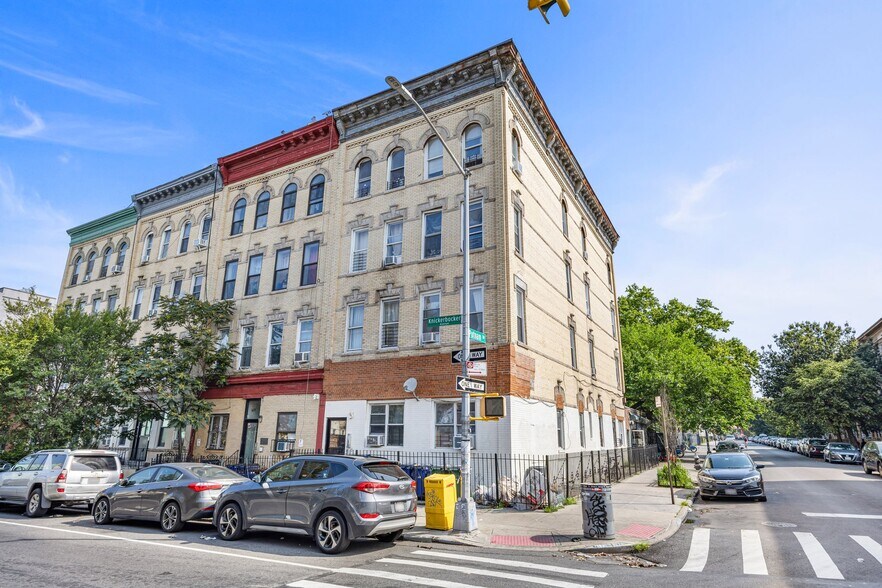 657 Knickerbocker Ave, Brooklyn, NY à vendre - Photo de l’immeuble – Image 1 sur 23