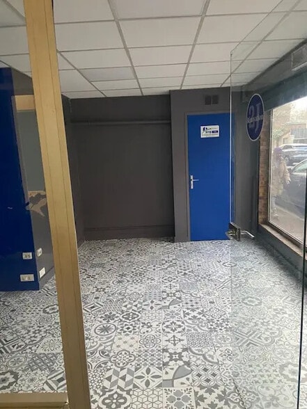 Local commercial dans Issy-les-Moulineaux à vendre - Photo de l’immeuble – Image 3 sur 7