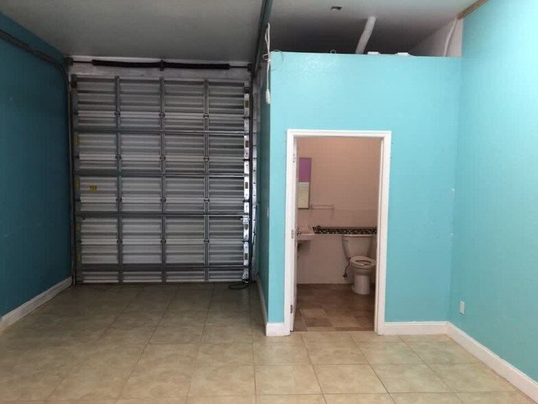 2408-2412 N Dixie Hwy, Wilton Manors, FL à louer - Vidéo sur l’annonce professionnelle – Image 3 sur 10