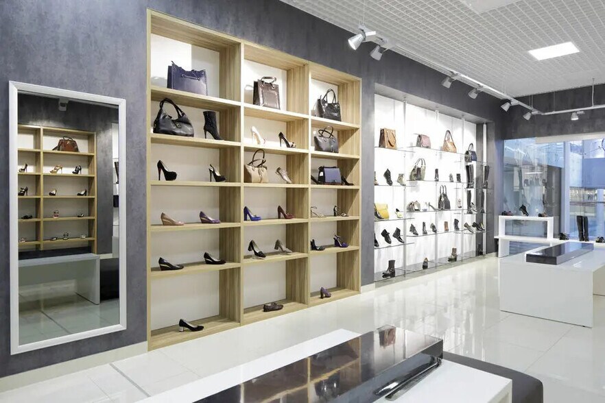 Local commercial dans Fos-sur-Mer à louer - Photo de l’immeuble – Image 3 sur 3