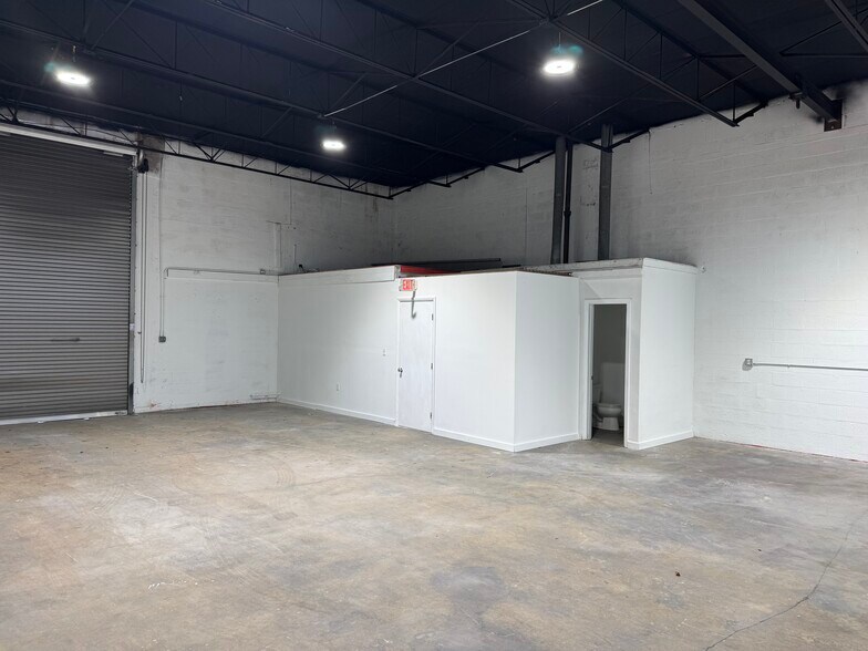 7784 W 2nd Ct, Hialeah, FL à louer - Photo de l’immeuble – Image 3 sur 18