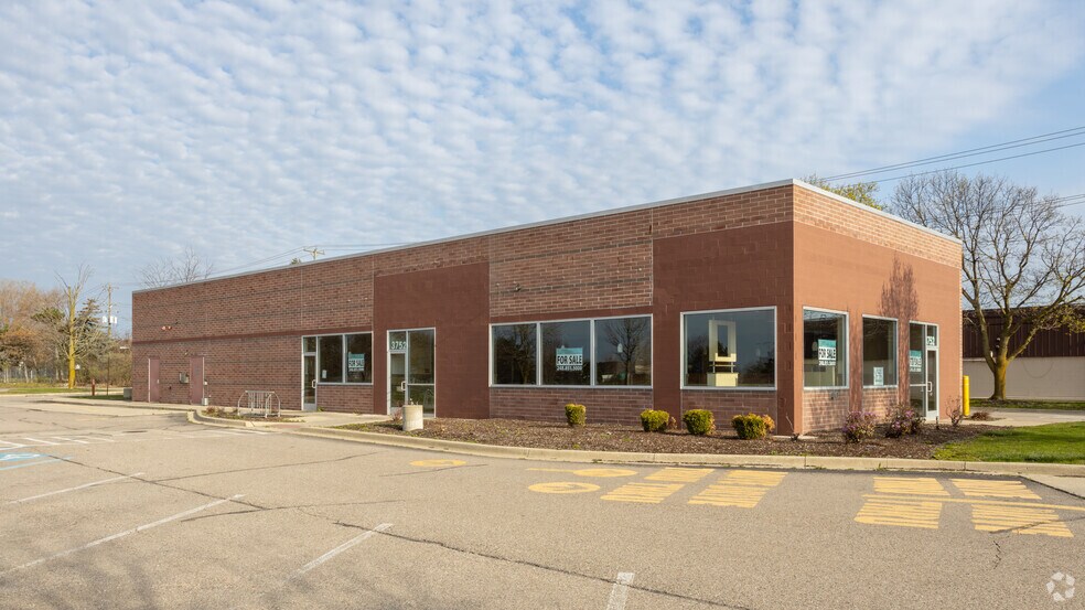 3752 S State Rd, Ann Arbor, MI à louer - Photo de l’immeuble – Image 2 sur 3