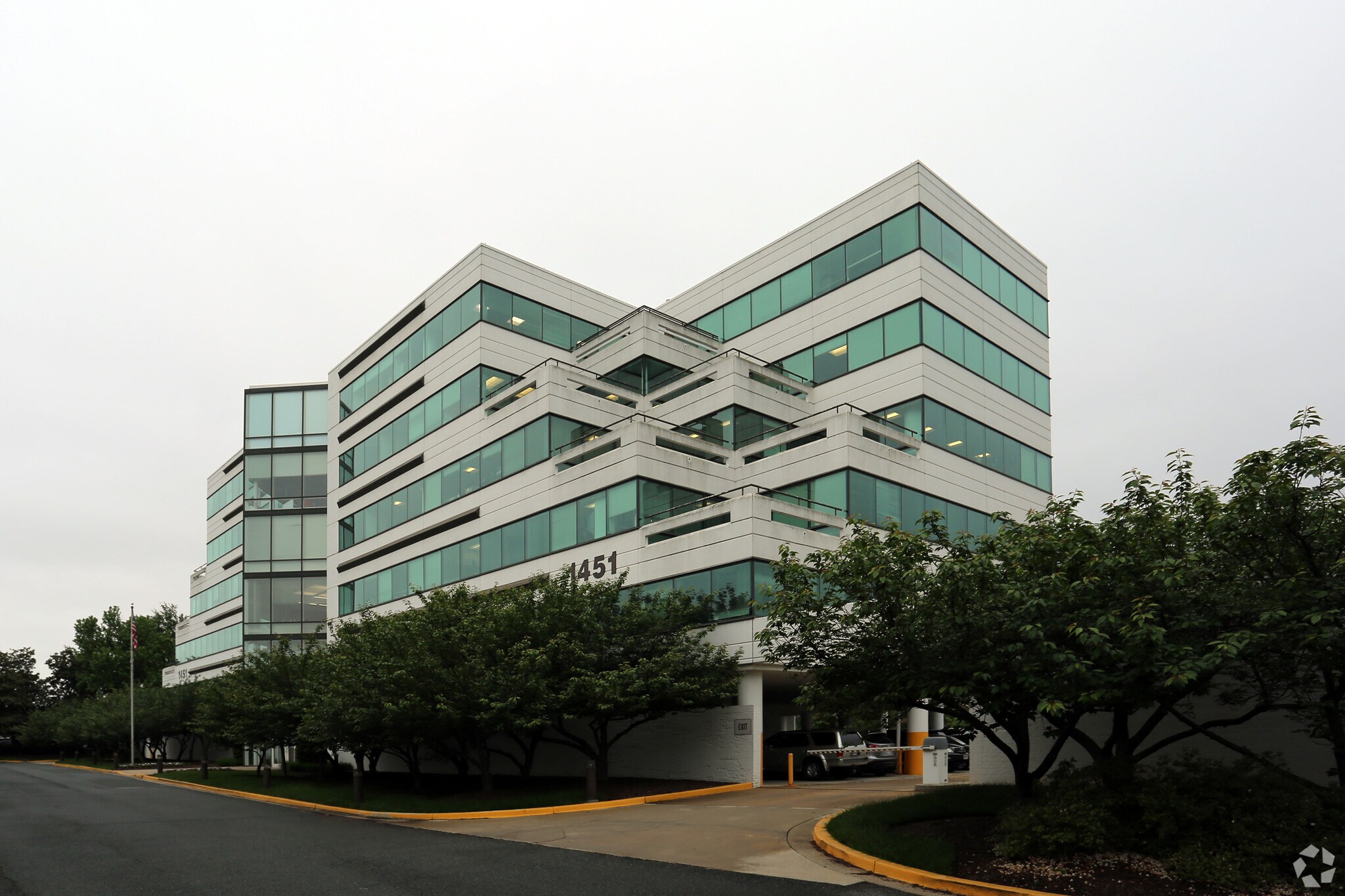 1451 Rockville Pike, Rockville, MD à louer Photo de l’immeuble– Image 1 sur 19