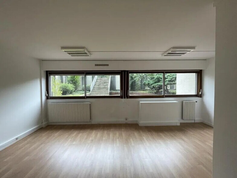 Local commercial dans Paris à louer - Photo de l’immeuble – Image 1 sur 15