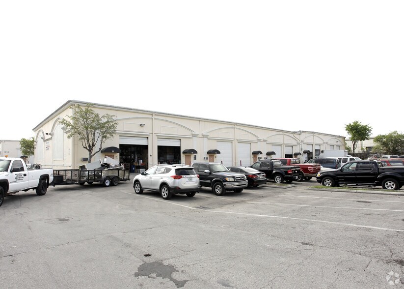 1920 NW 18th St, Pompano Beach, FL à louer - Photo de l’immeuble – Image 2 sur 10