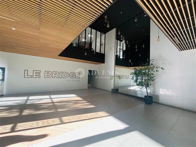 Bureau dans Mérignac à louer - Photo de l’immeuble – Image 3 sur 12