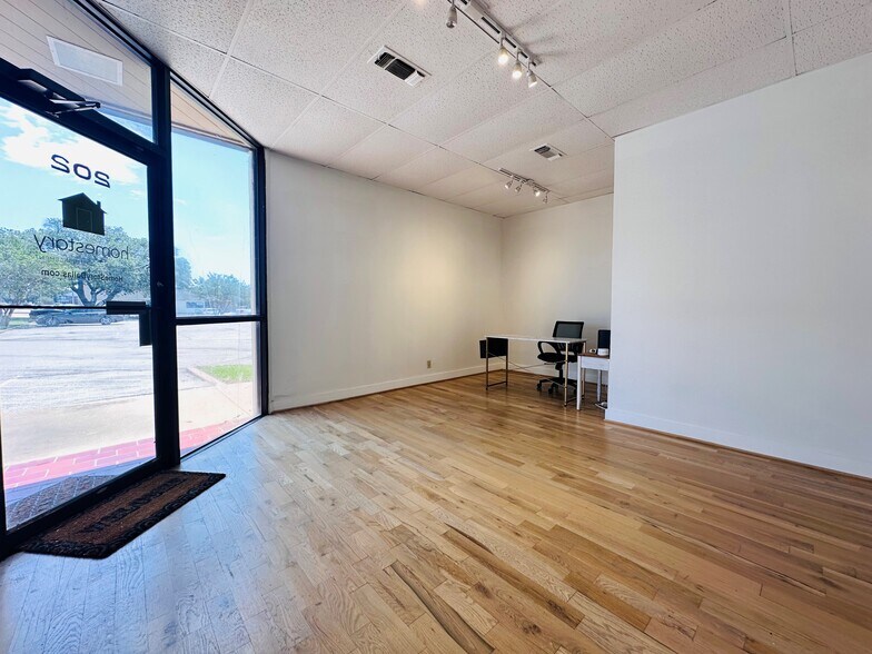11857 Judd Ct, Dallas, TX à louer - Photo intérieure – Image 3 sur 7