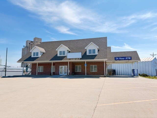305 Main St, Firth, NE à vendre Photo de l’immeuble– Image 1 sur 20