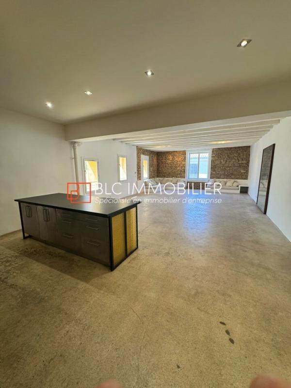 Plus de détails pour Local commercial à vendre