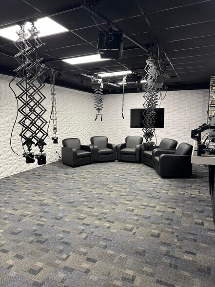3821 Industrial Blvd, Indianapolis, IN à vendre - Photo de l’immeuble – Image 3 sur 40