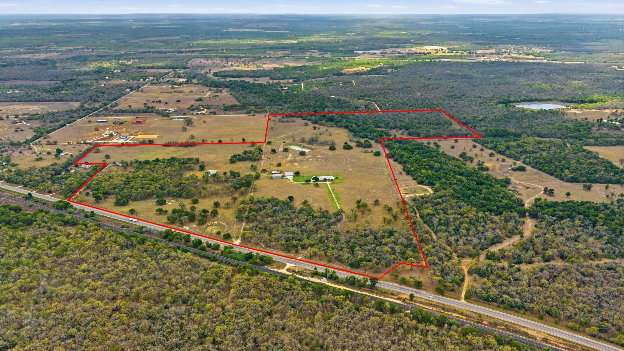 13661 E Highway 90, Kingsbury, TX à vendre Photo principale– Image 1 sur 74