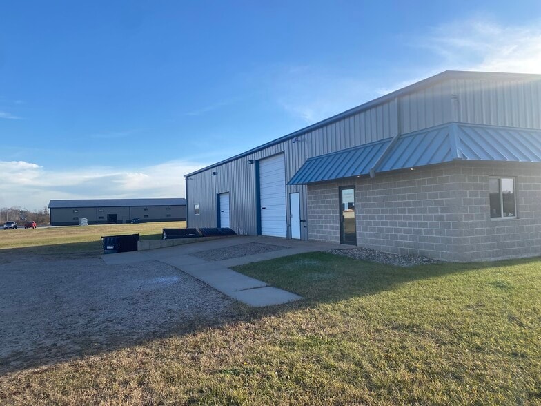 411 Lorry St, Amherst, WI à vendre - Photo principale – Image 1 sur 26