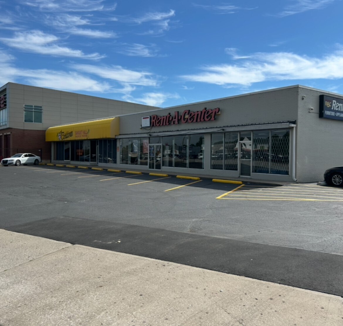 5411 W Washington St, Indianapolis, IN à louer Photo de l’immeuble– Image 1 sur 4