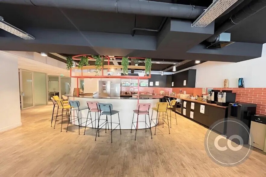 Bureau dans Boulogne-Billancourt à louer - Photo de l’immeuble – Image 3 sur 6