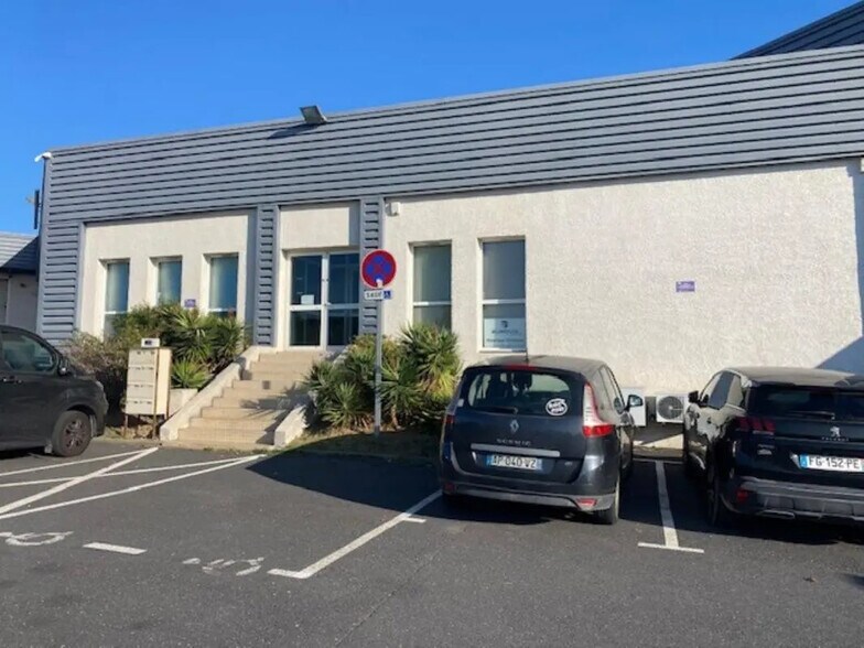 Bureau dans Baillargues à louer - Photo de l’immeuble – Image 1 sur 7