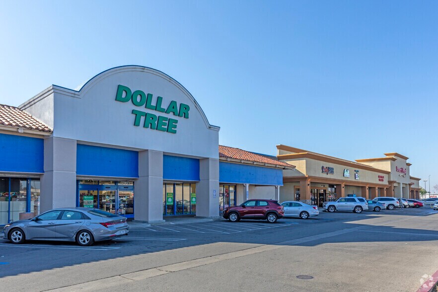 770-790 W Shaw Ave, Clovis, CA à vendre - Photo de l’immeuble – Image 3 sur 7