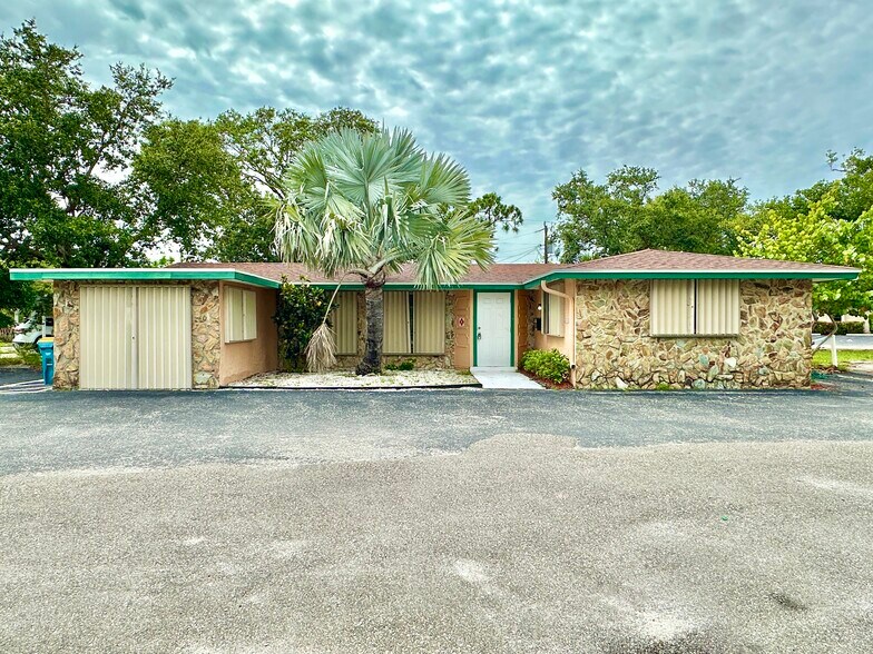 22110 Kimble Ave, Port Charlotte, FL à louer - Photo de l’immeuble – Image 2 sur 11