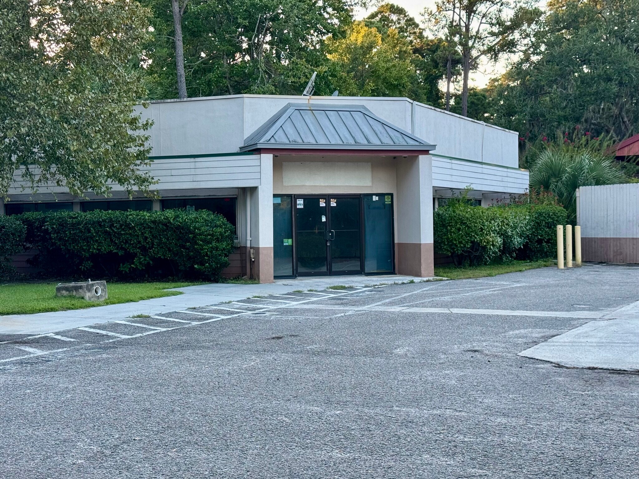 3 Regency Pky, Hilton Head Island, SC à vendre Photo principale– Image 1 sur 6