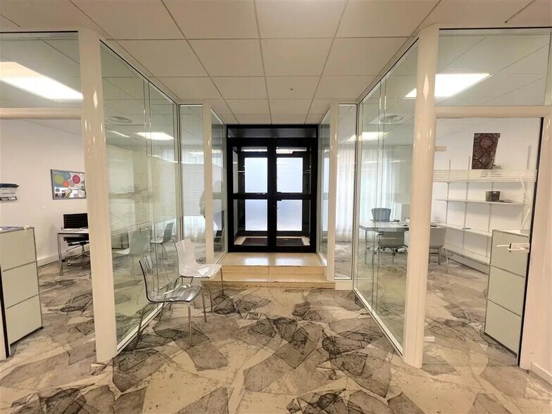 Bureau dans Paris à louer - Photo de l’immeuble – Image 3 sur 9