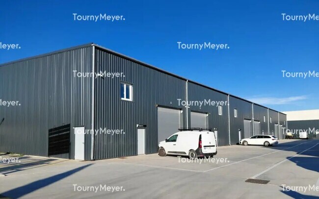 Plus de détails pour Local d'activités à louer