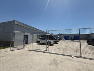 Plus de détails pour 204 Center Rd, Fort Myers, FL - Industriel/Logistique à louer