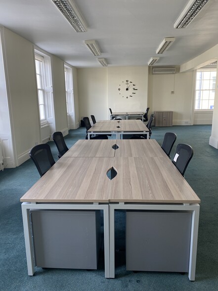 29 Cambray Pl, Cheltenham à louer - Photo de l’immeuble – Image 2 sur 13
