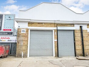 West Rd, Londres à louer Photo de l’immeuble– Image 1 sur 11