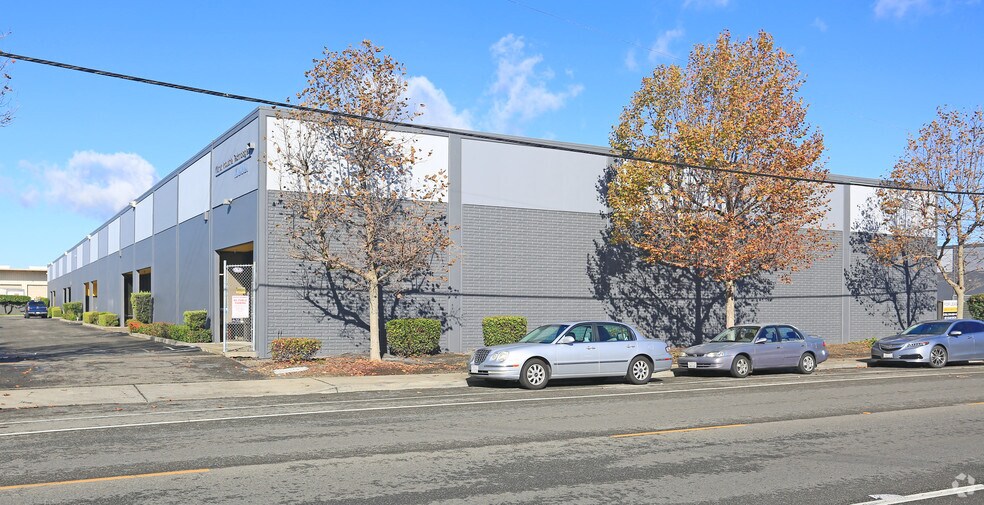 2116-2132 Adams Ave, San Leandro, CA à louer - Photo de l’immeuble – Image 2 sur 2