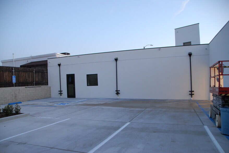 2865 Foothill Blvd, La Crescenta, CA à louer - Photo de l’immeuble – Image 2 sur 10