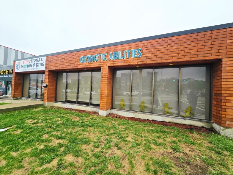 10525 116 St NW, Edmonton, AB à louer - Photo de l’immeuble – Image 2 sur 23