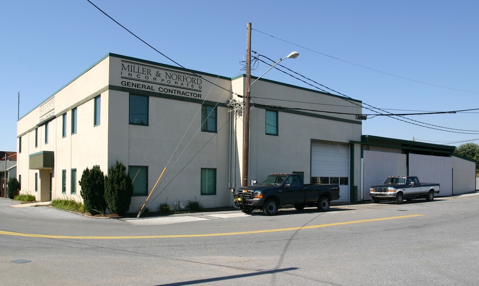 700 Ayers Ave, Lemoyne, PA à louer - Photo de l’immeuble – Image 3 sur 7
