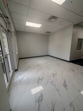 2101 Vista Pkwy, West Palm Beach, FL à louer Photo intérieure– Image 1 sur 4