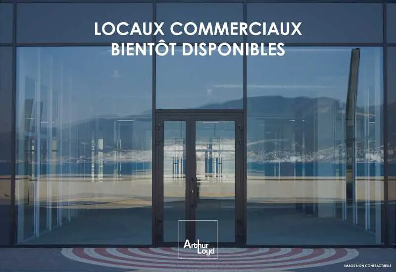 Local commercial dans Saint-Maximin à louer Photo de l’immeuble– Image 1 sur 3