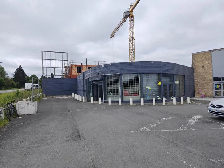 Industriel/Logistique dans Roncq à louer - Photo de l’immeuble – Image 1 sur 4