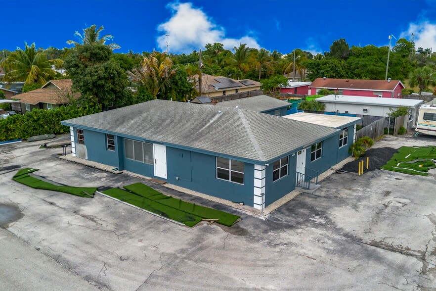 945 Miner Rd, Lake Worth, FL à vendre - Photo principale – Image 1 sur 5