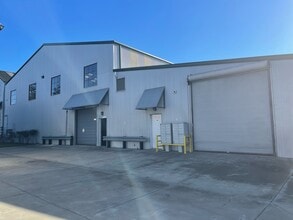 3701 Collins Ave, Richmond, CA à louer Photo de l’immeuble– Image 2 sur 12